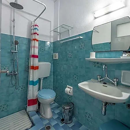 Szálloda Manto Náusza